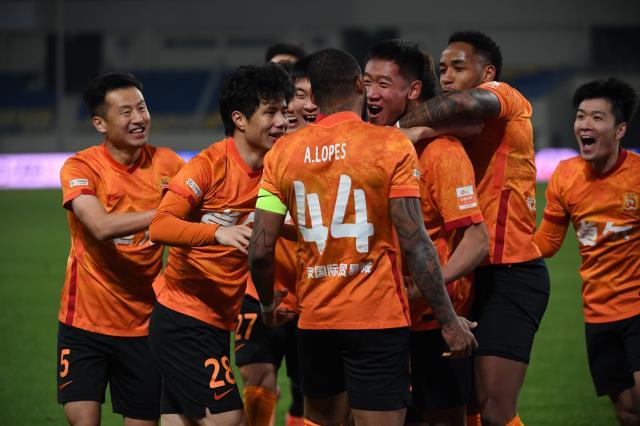 kaiyun-【中超总结之武汉】开局不利逆境保级 蒿俊闵回家
